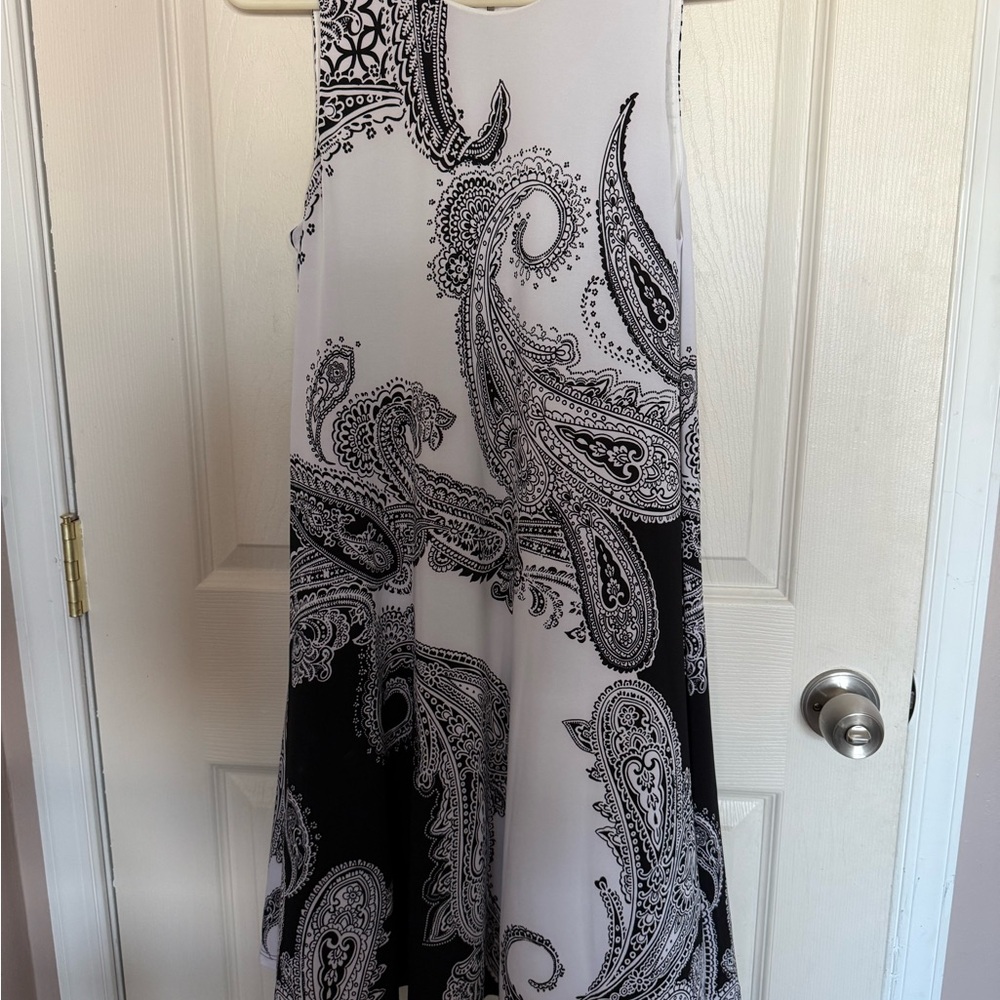 NWT Elegant Black and White Paisley Dress